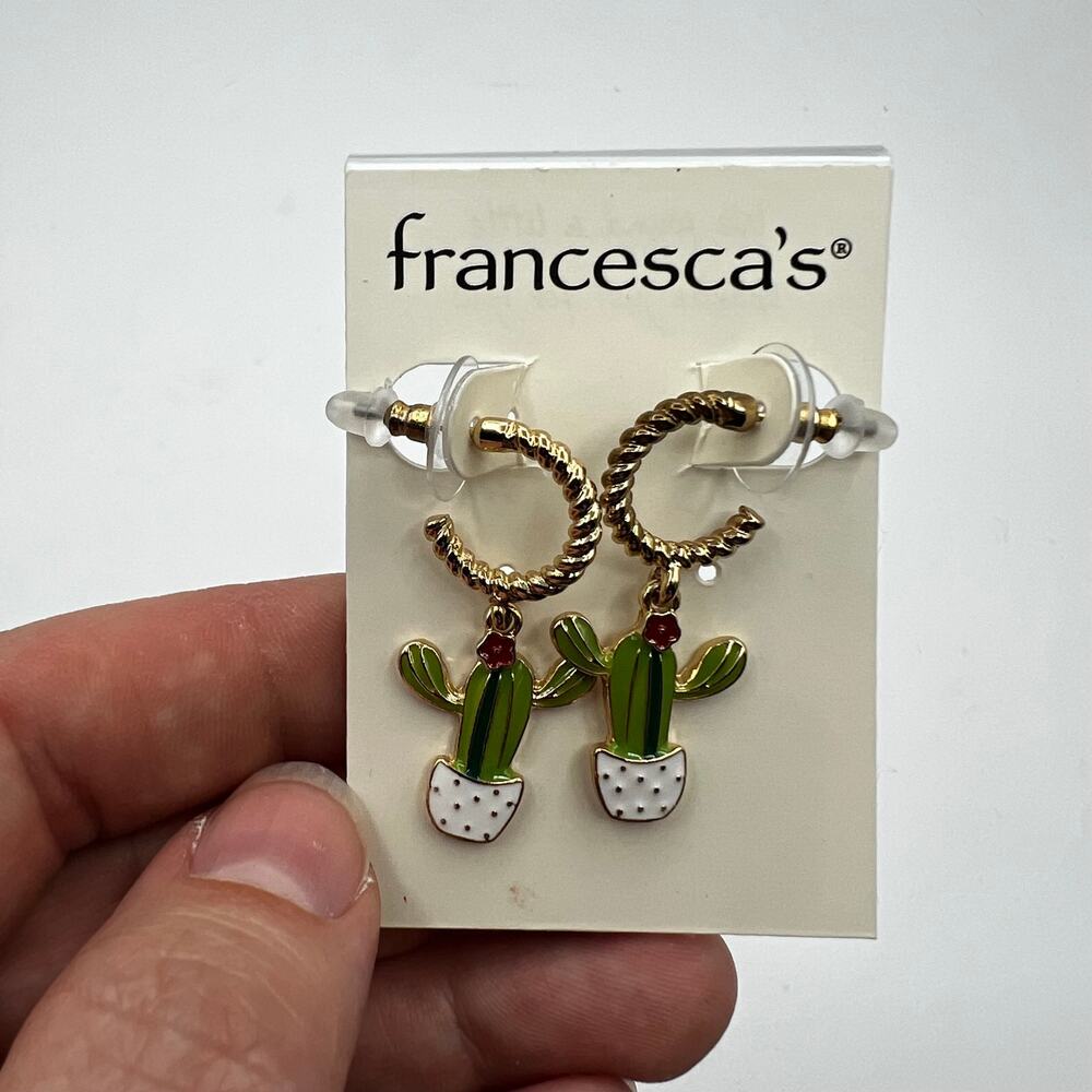 Francesca's NWT Statement Cactus Dangle Earrings‎
